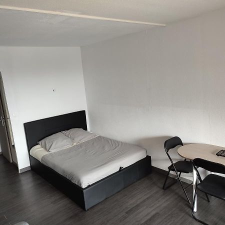 Studio 4 Personnes Avec Vue Sur Le Port Apartamento Hyères Exterior foto