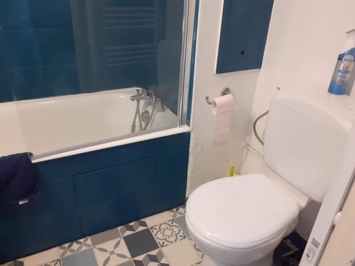 Studio 4 Personnes Avec Vue Sur Le Port Apartamento Hyères Exterior foto