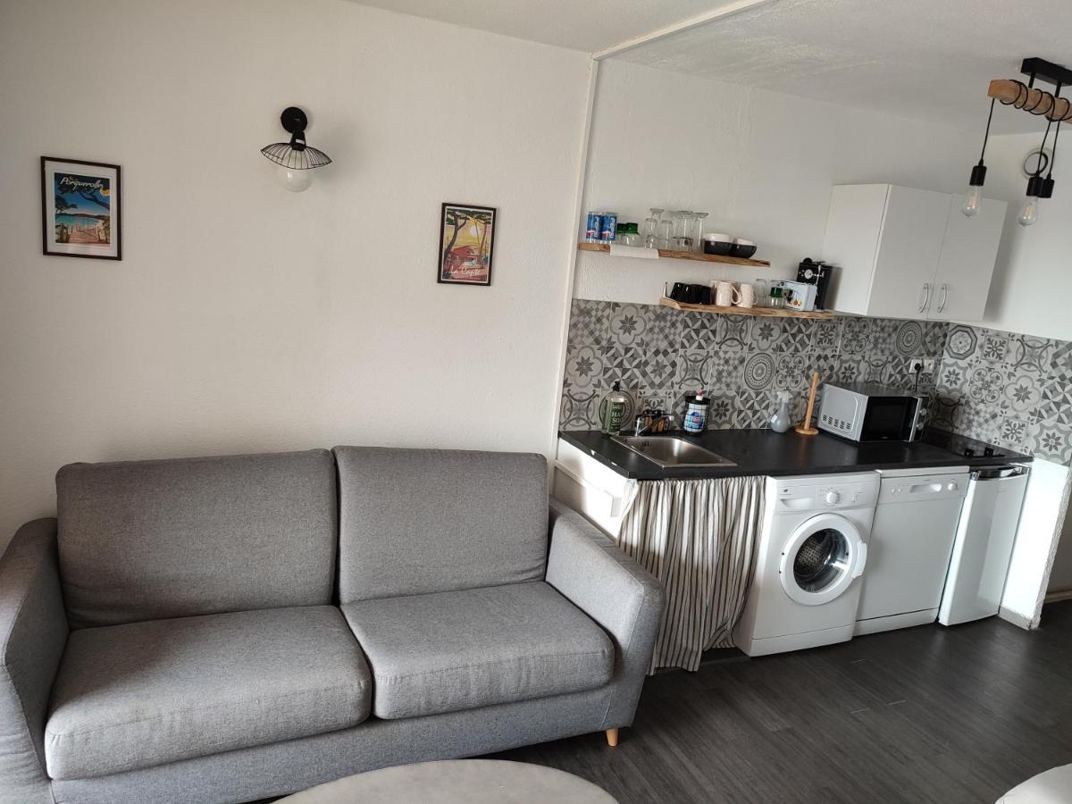 Studio 4 Personnes Avec Vue Sur Le Port Apartamento Hyères Exterior foto